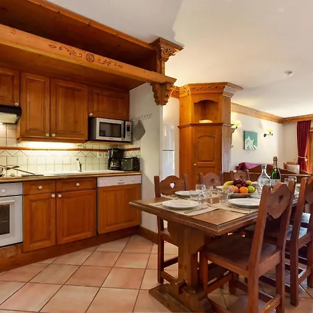 Apartman Le Cristal Mb1 Mont-blanc View, Pool, Private Sauna & Parking - Happy